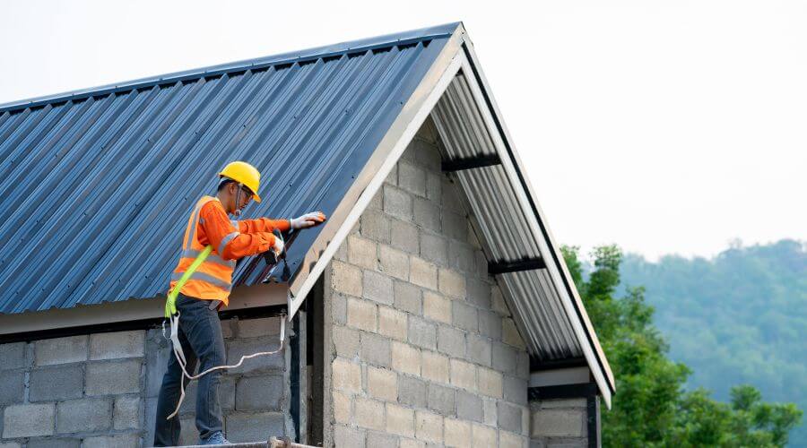 Professional gutter cleaning in Hamilton, TX